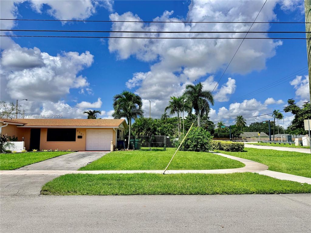 Photo of 5201 SW 95th Ave, Cooper City, FL 33328 (MLS # A11887510)