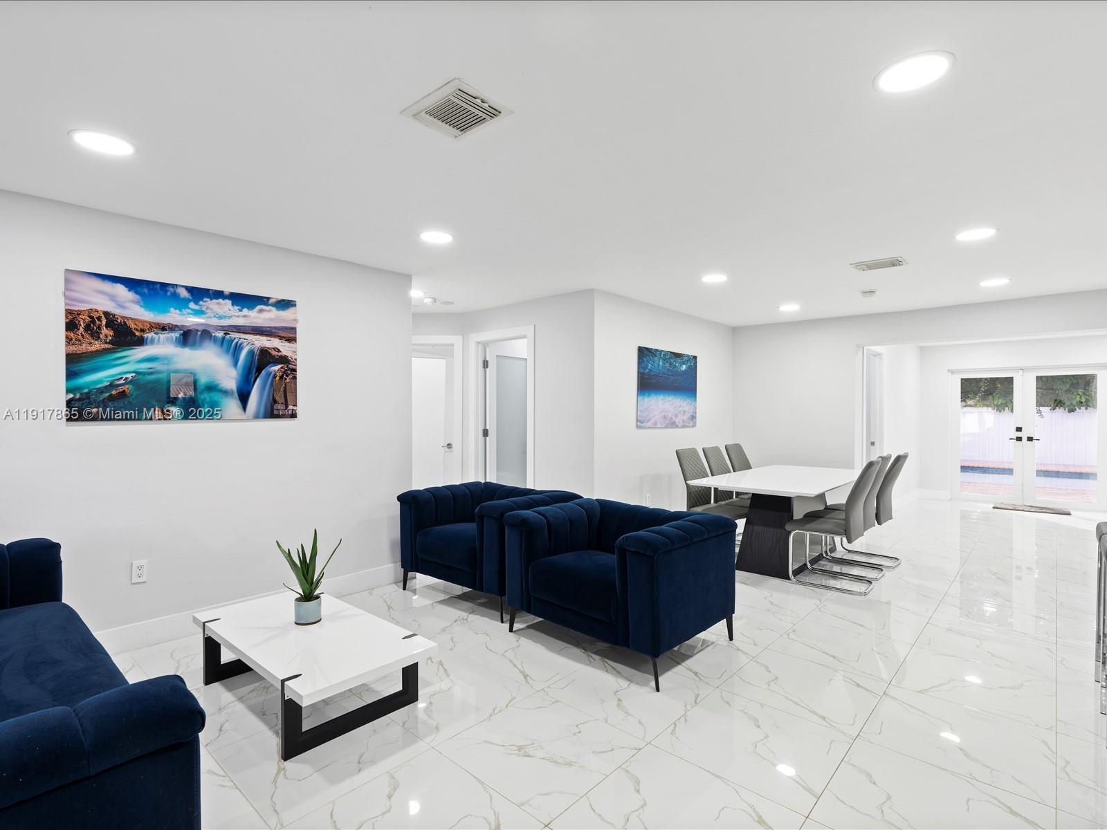 PEMBROKE PINES NO 2 - Residential