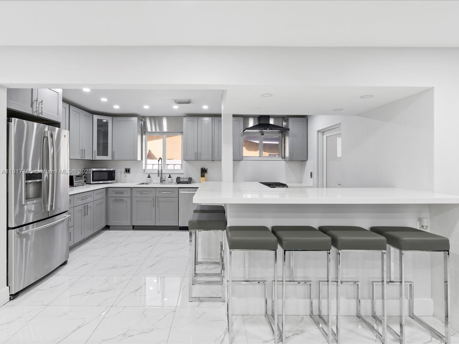 PEMBROKE PINES NO 2 - Residential