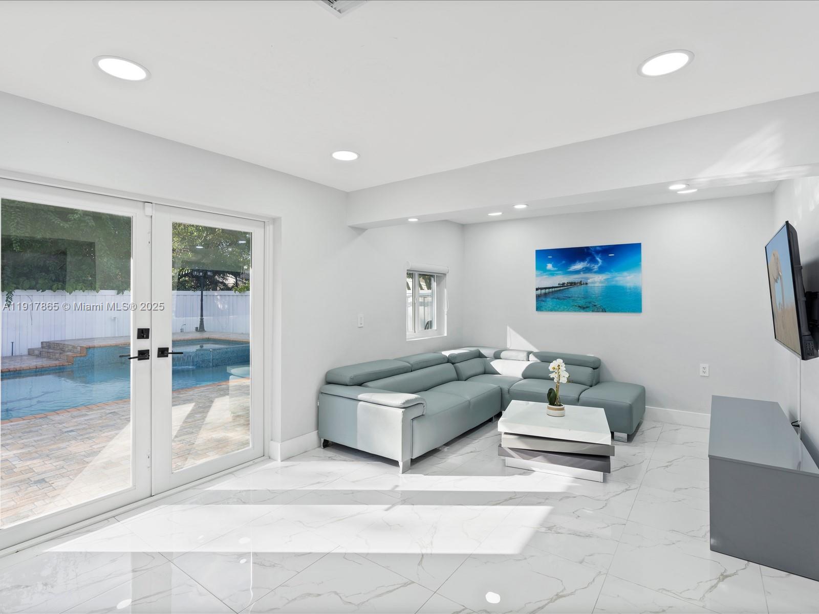 PEMBROKE PINES NO 2 - Residential