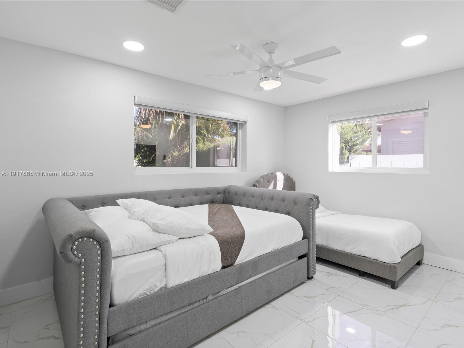 PEMBROKE PINES NO 2 - Residential