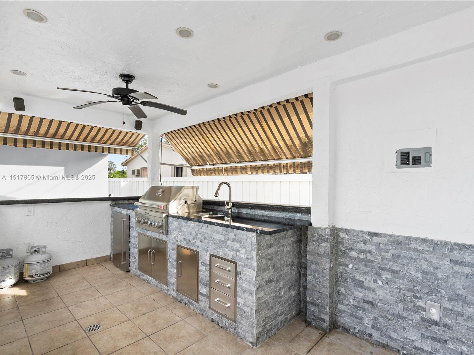 PEMBROKE PINES NO 2 - Residential