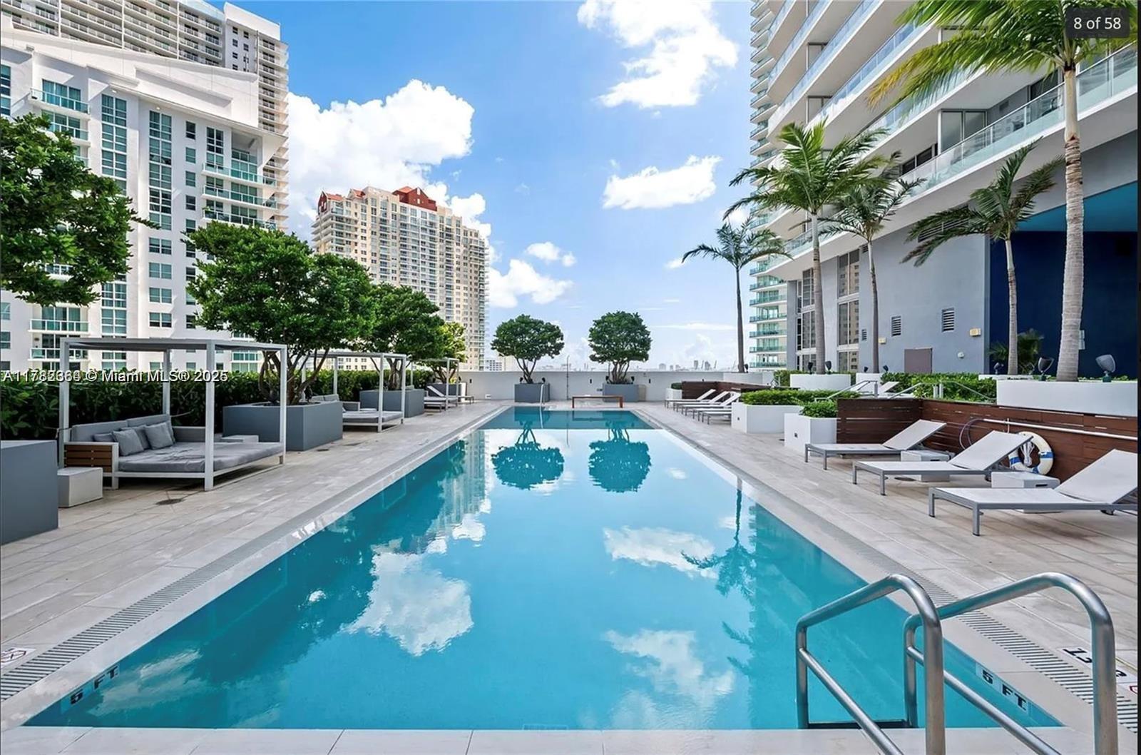 1300 Brickell Bay Dr 807, Miami, Broward County, Florida - 1 Bedrooms  
1 Bathrooms - 