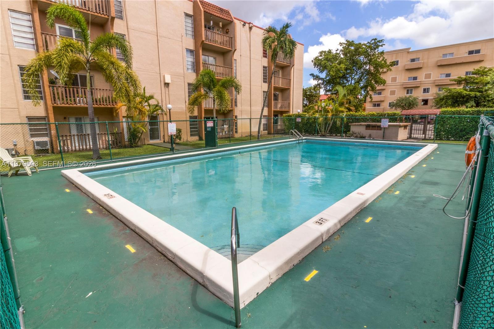 SUNSET VILLAS PHASE II CO - Residential Lease