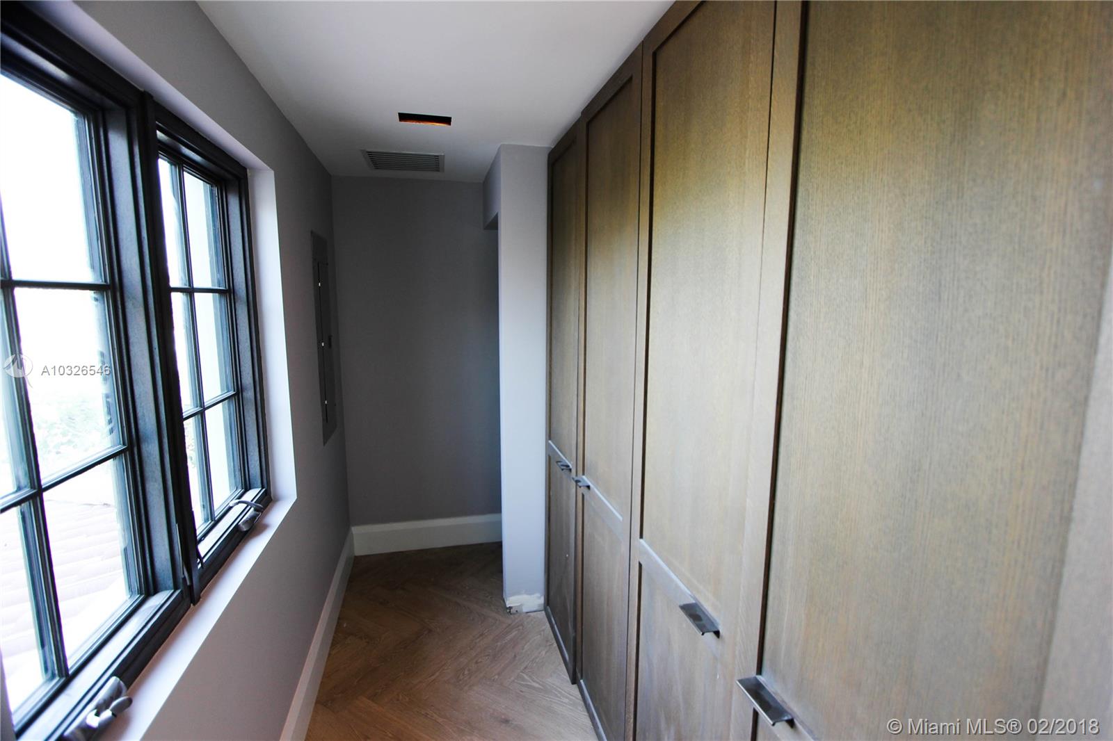 GOLDEN BEACH SEC C - Residential