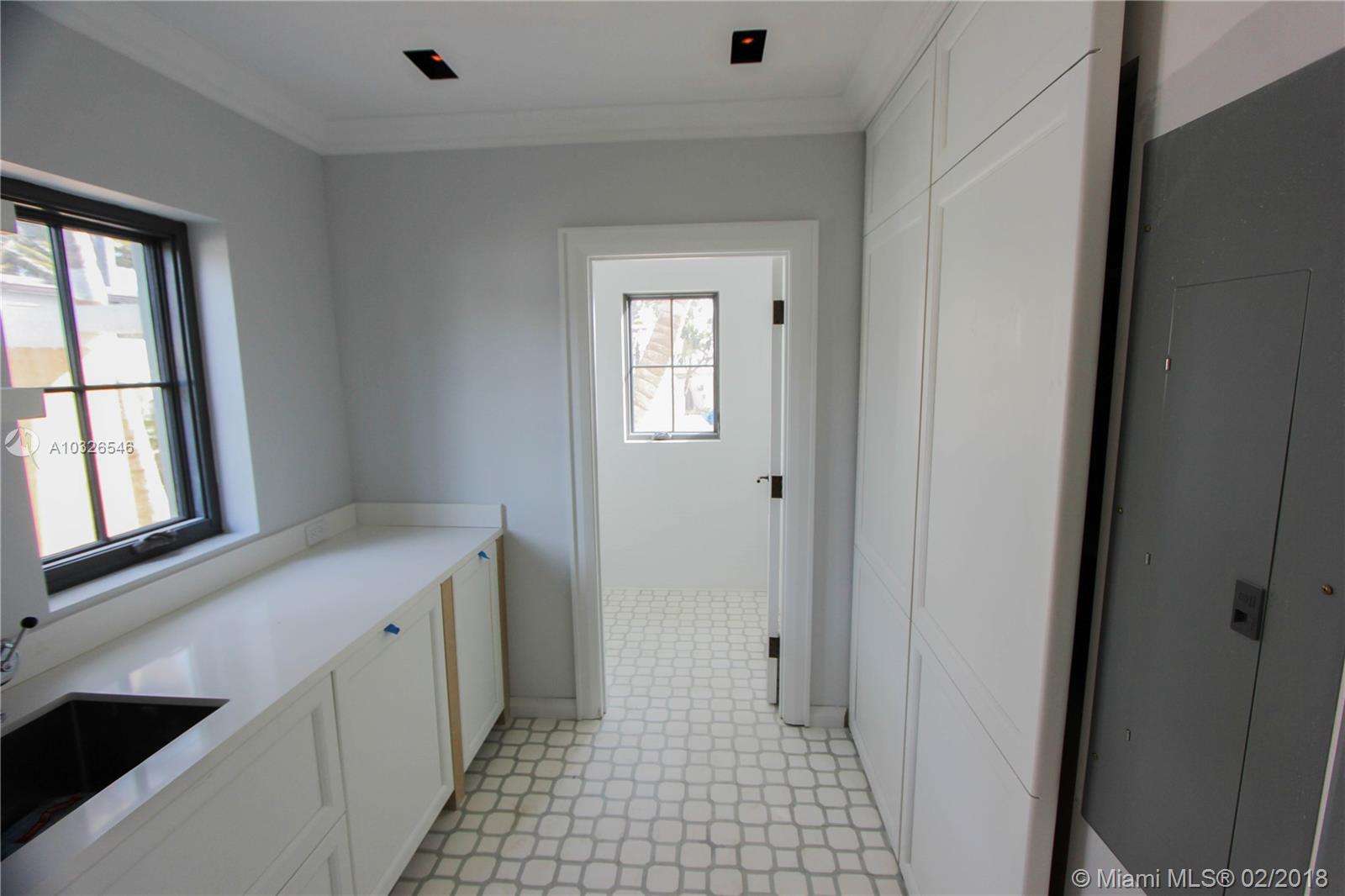 GOLDEN BEACH SEC C - Residential