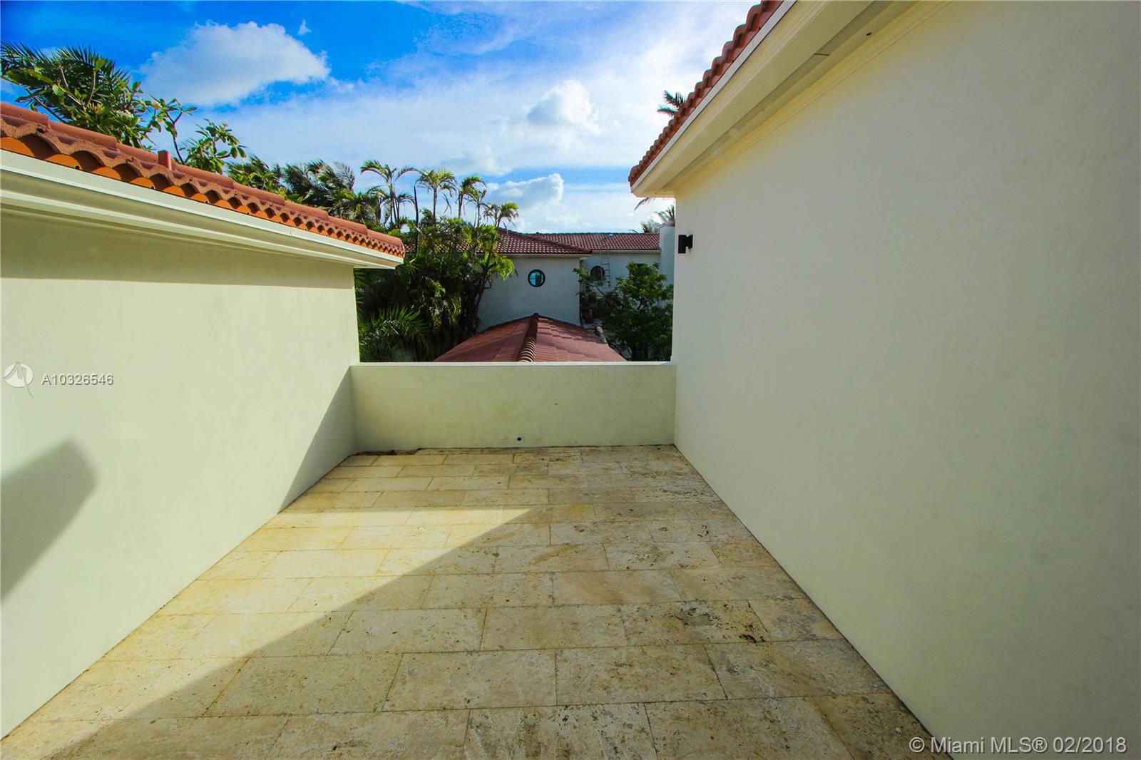 GOLDEN BEACH SEC C - Residential