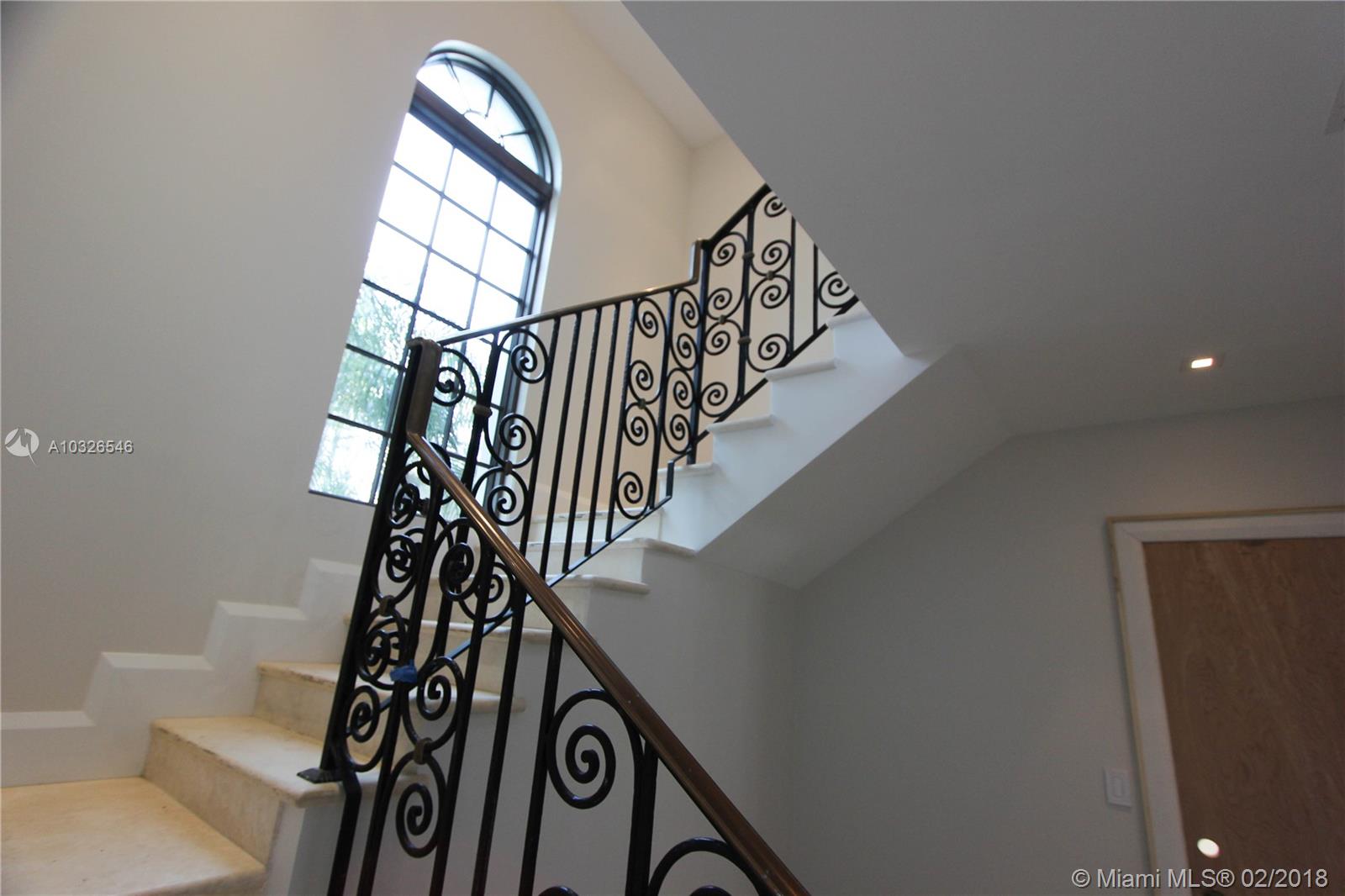 GOLDEN BEACH SEC C - Residential