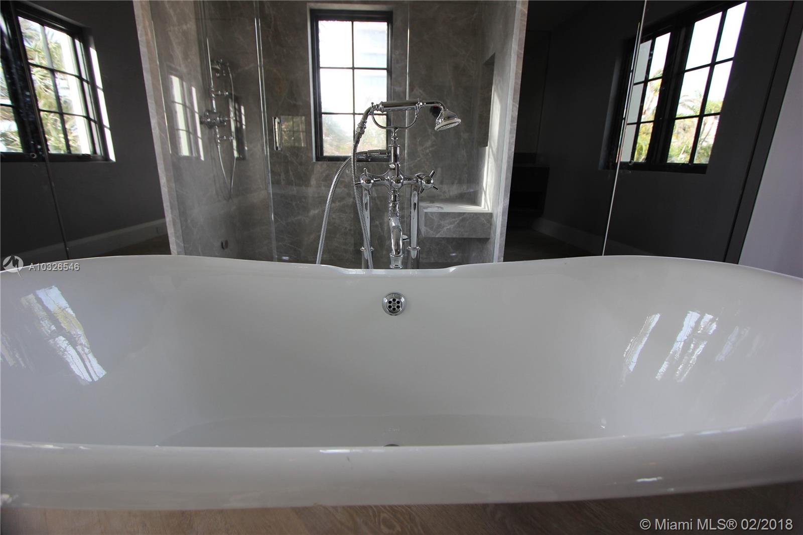 GOLDEN BEACH SEC C - Residential