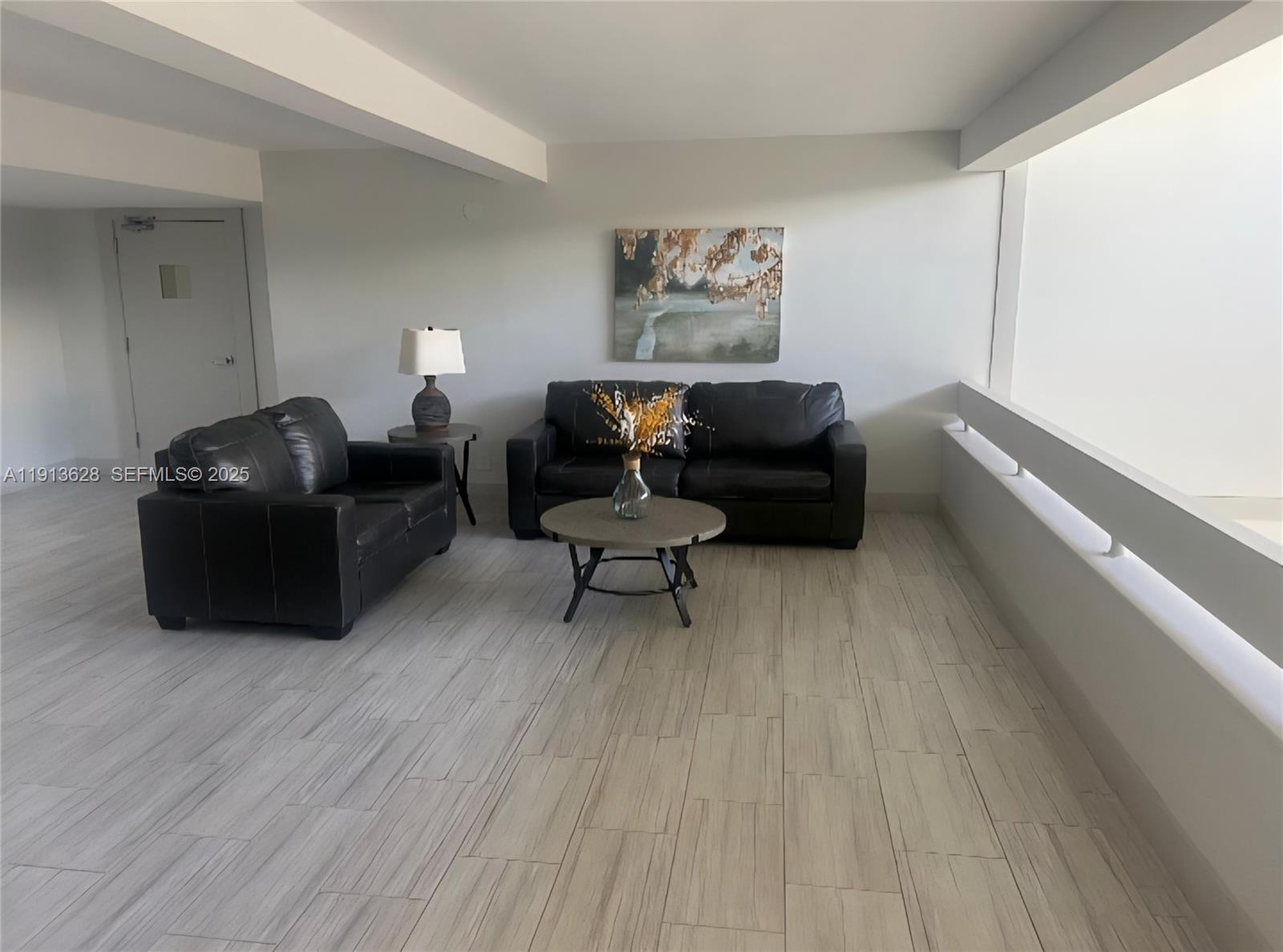 BUILDING FIVE OF RACQUET - Residential Lease