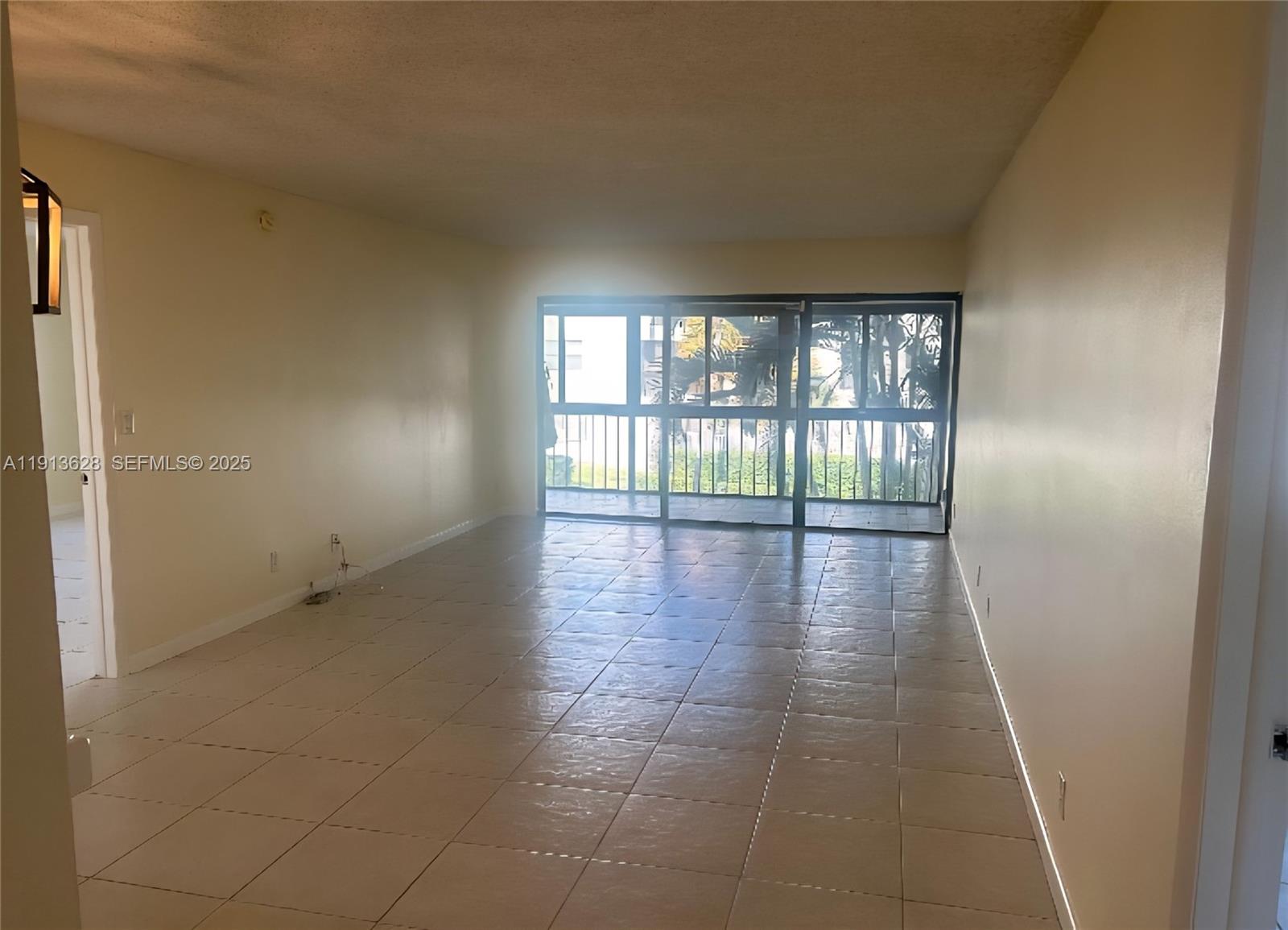 BUILDING FIVE OF RACQUET - Residential Lease