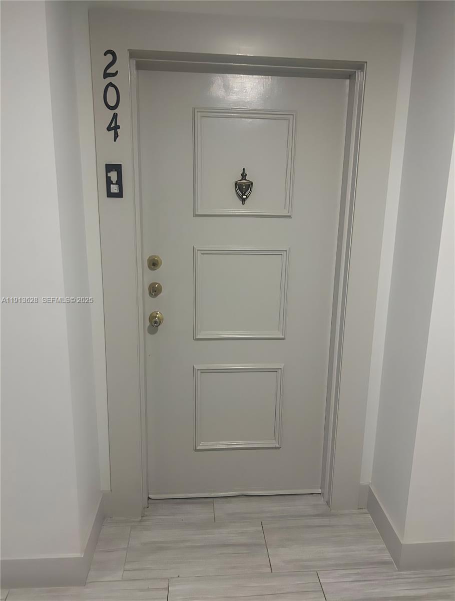 BUILDING FIVE OF RACQUET - Residential Lease