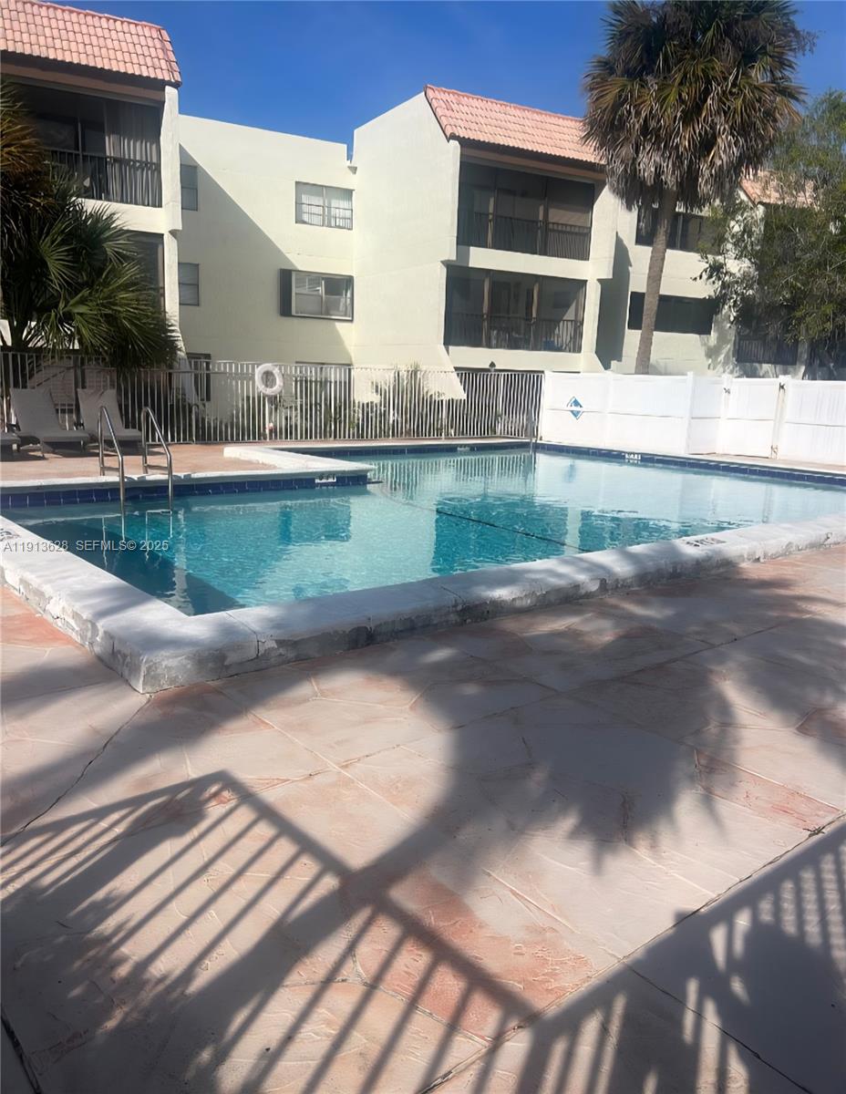 BUILDING FIVE OF RACQUET - Residential Lease