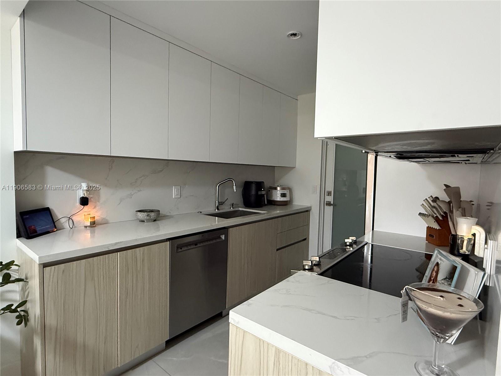 CASA DEL MAR CONDO - Residential Lease