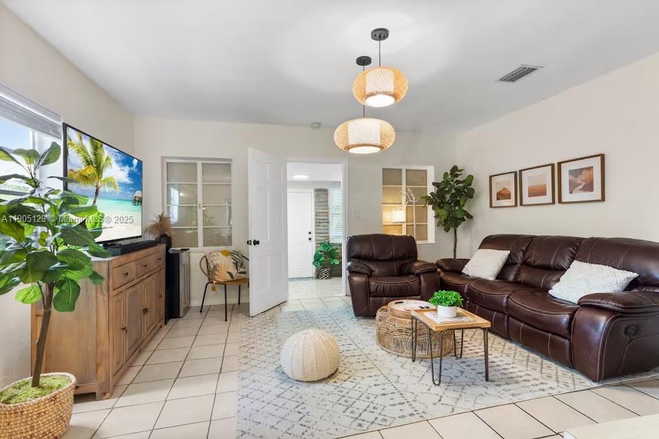 SHORES ESTATES - Residential