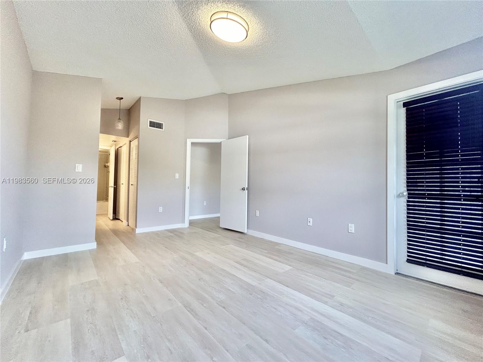 LAKEVIEW CLUB CONDO - Residential Lease