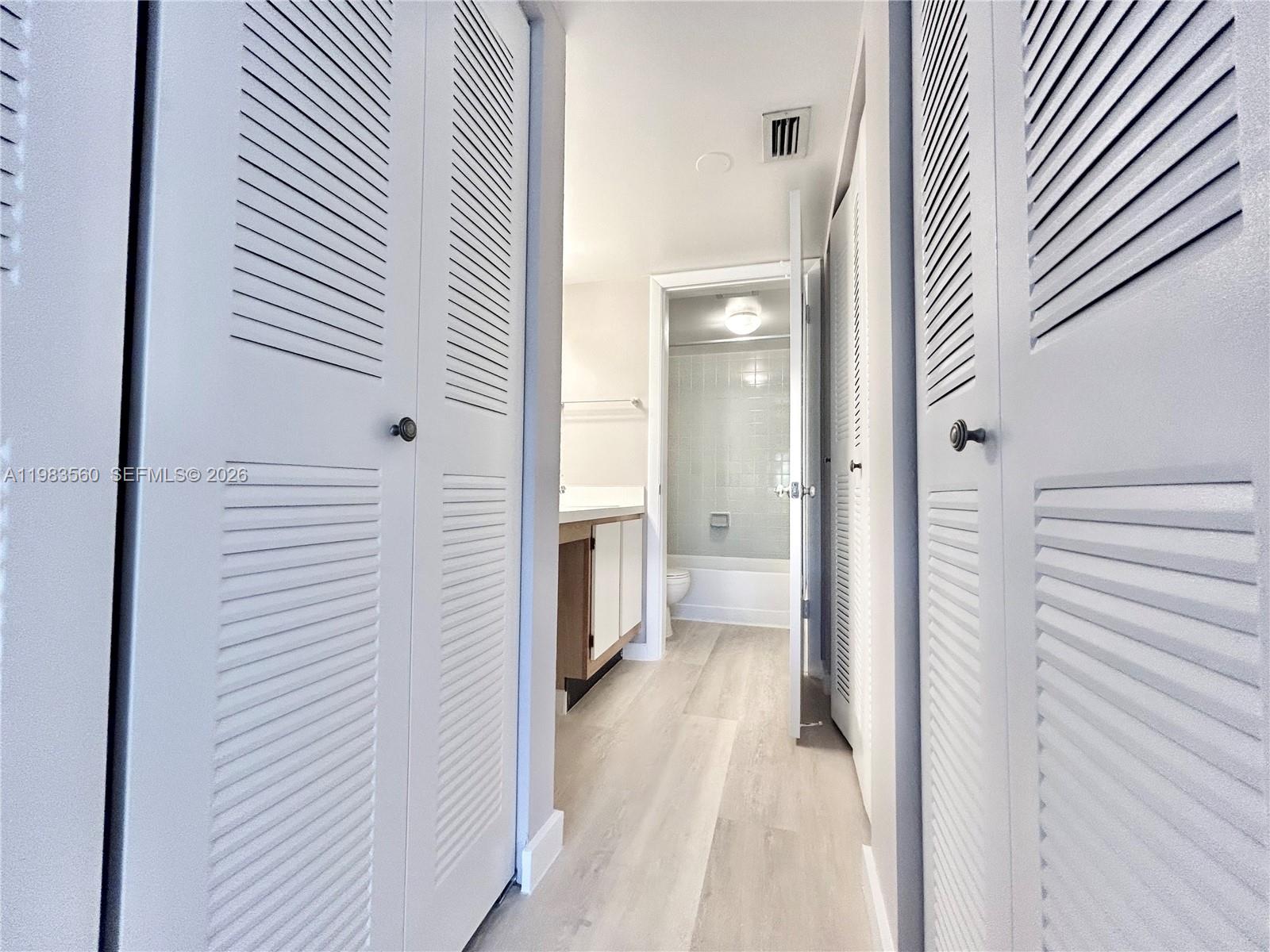 LAKEVIEW CLUB CONDO - Residential Lease