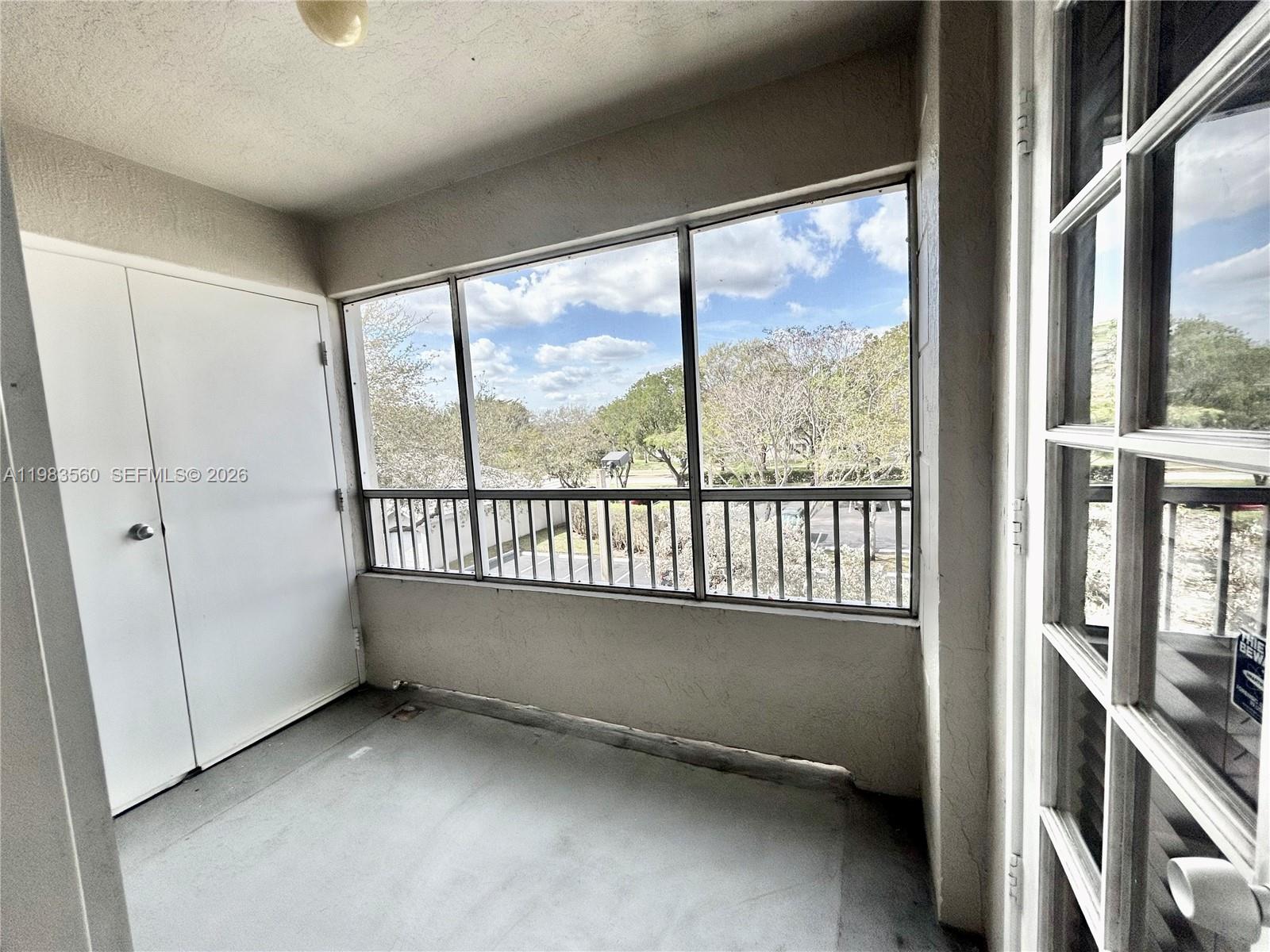 LAKEVIEW CLUB CONDO - Residential Lease