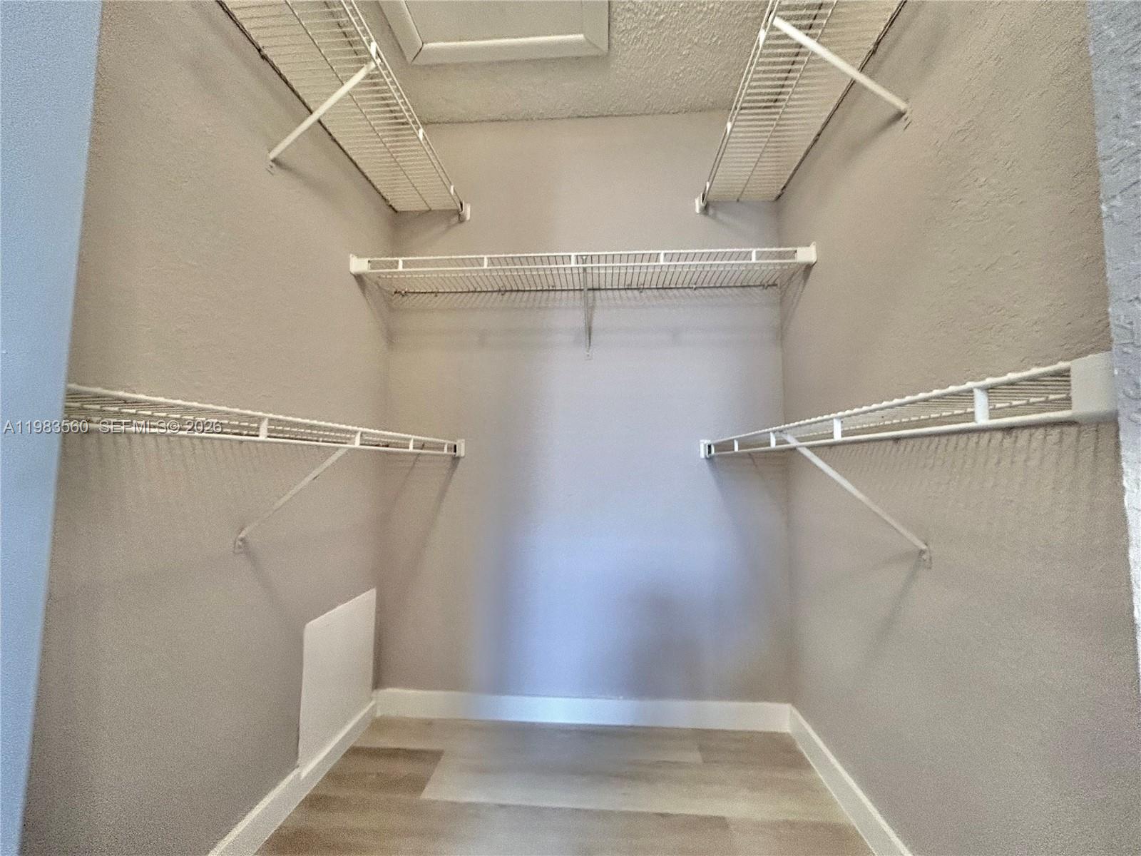 LAKEVIEW CLUB CONDO - Residential Lease