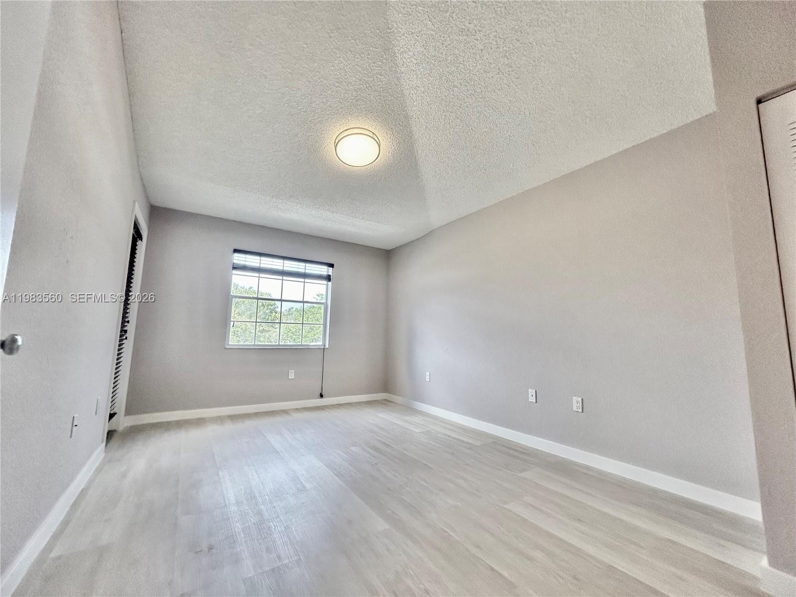 LAKEVIEW CLUB CONDO - Residential Lease