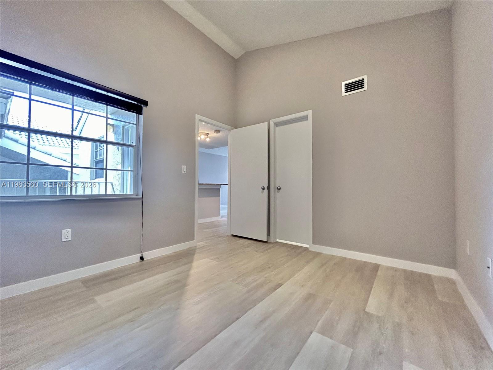 LAKEVIEW CLUB CONDO - Residential Lease