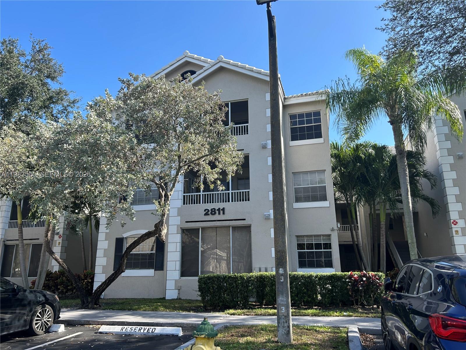 LAKEVIEW CLUB CONDO - Residential Lease