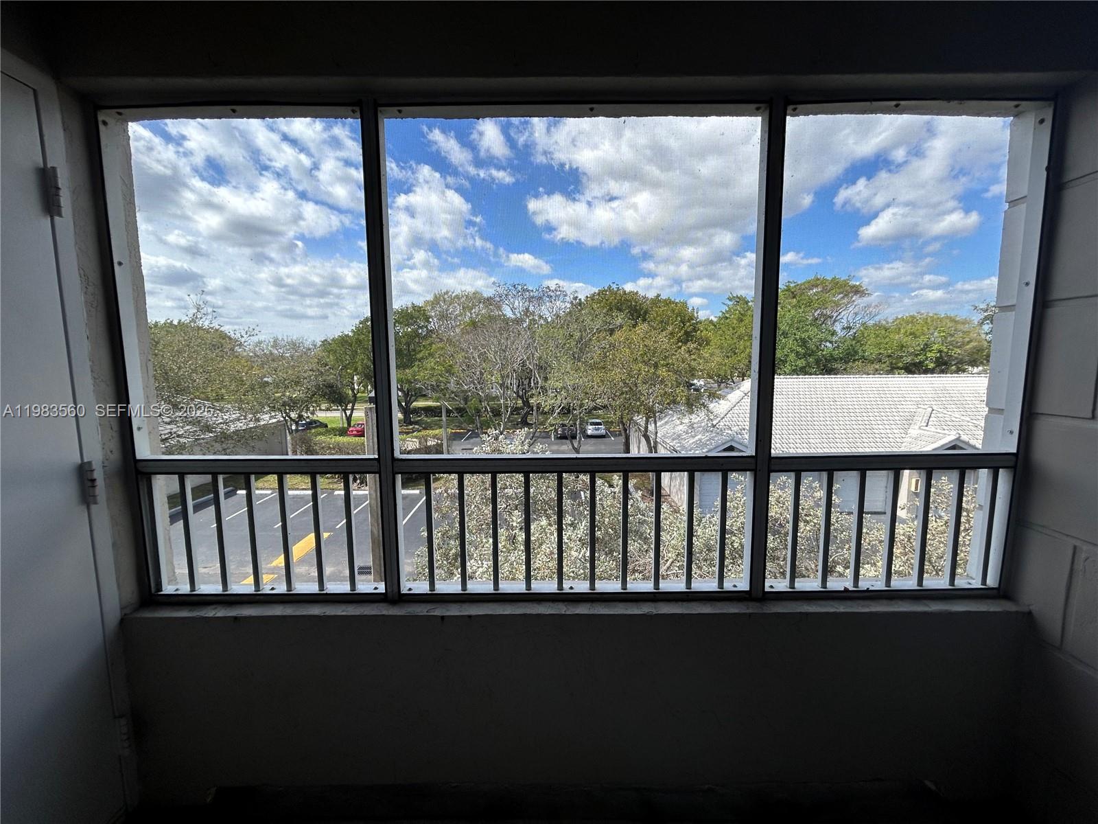 LAKEVIEW CLUB CONDO - Residential Lease