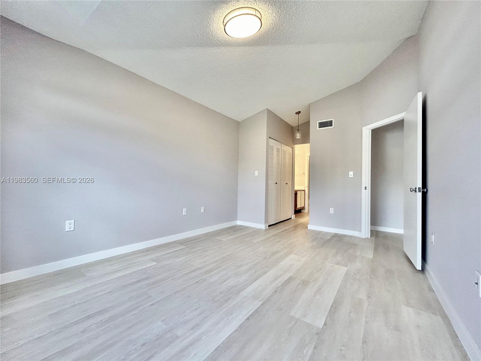 LAKEVIEW CLUB CONDO - Residential Lease