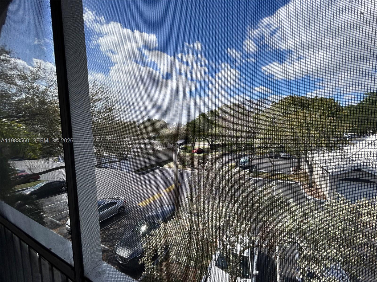 LAKEVIEW CLUB CONDO - Residential Lease