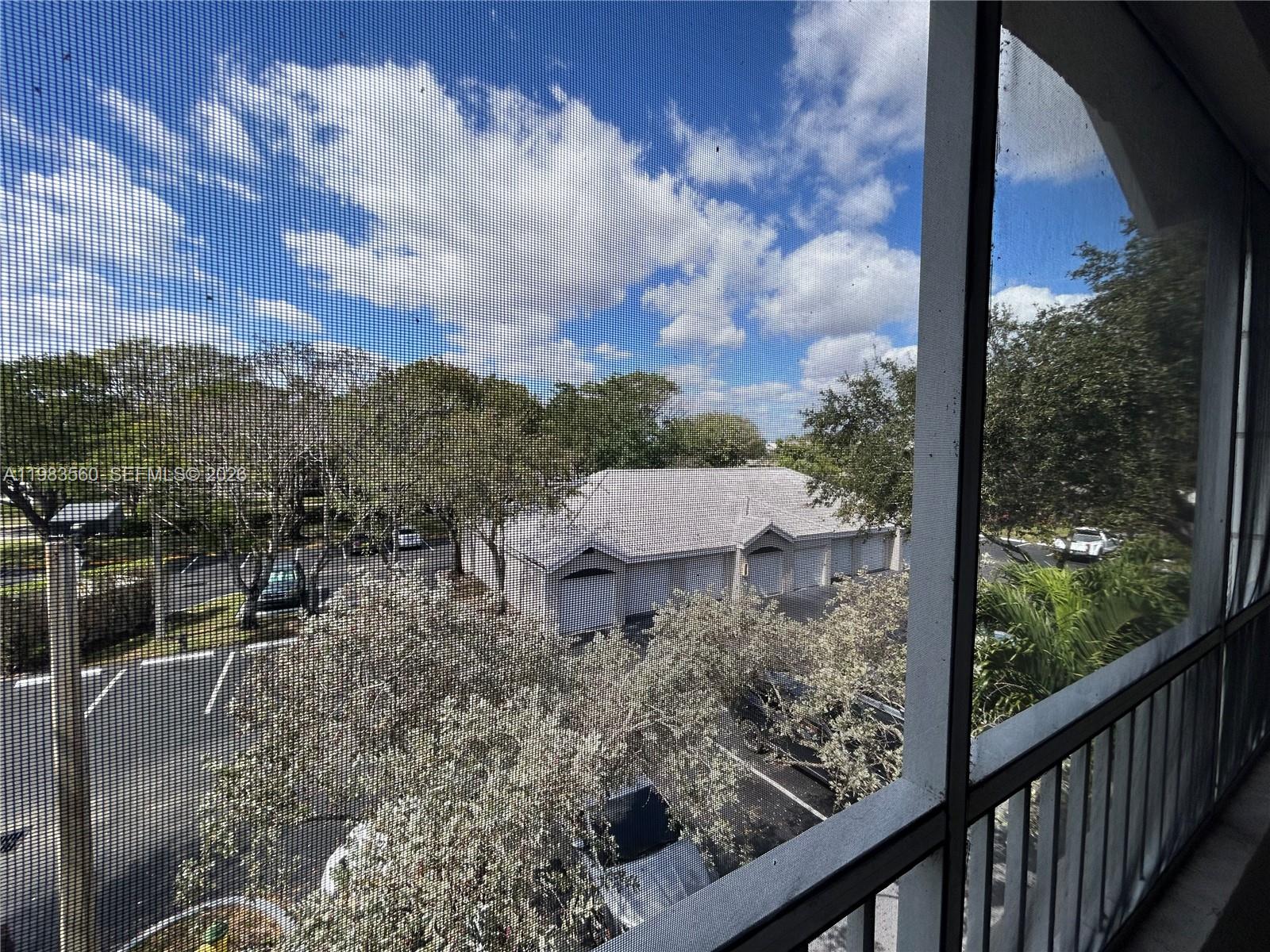 LAKEVIEW CLUB CONDO - Residential Lease