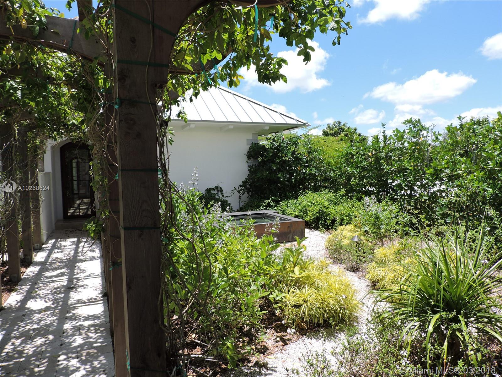 Redland Multi Folio 25 AC - Residential