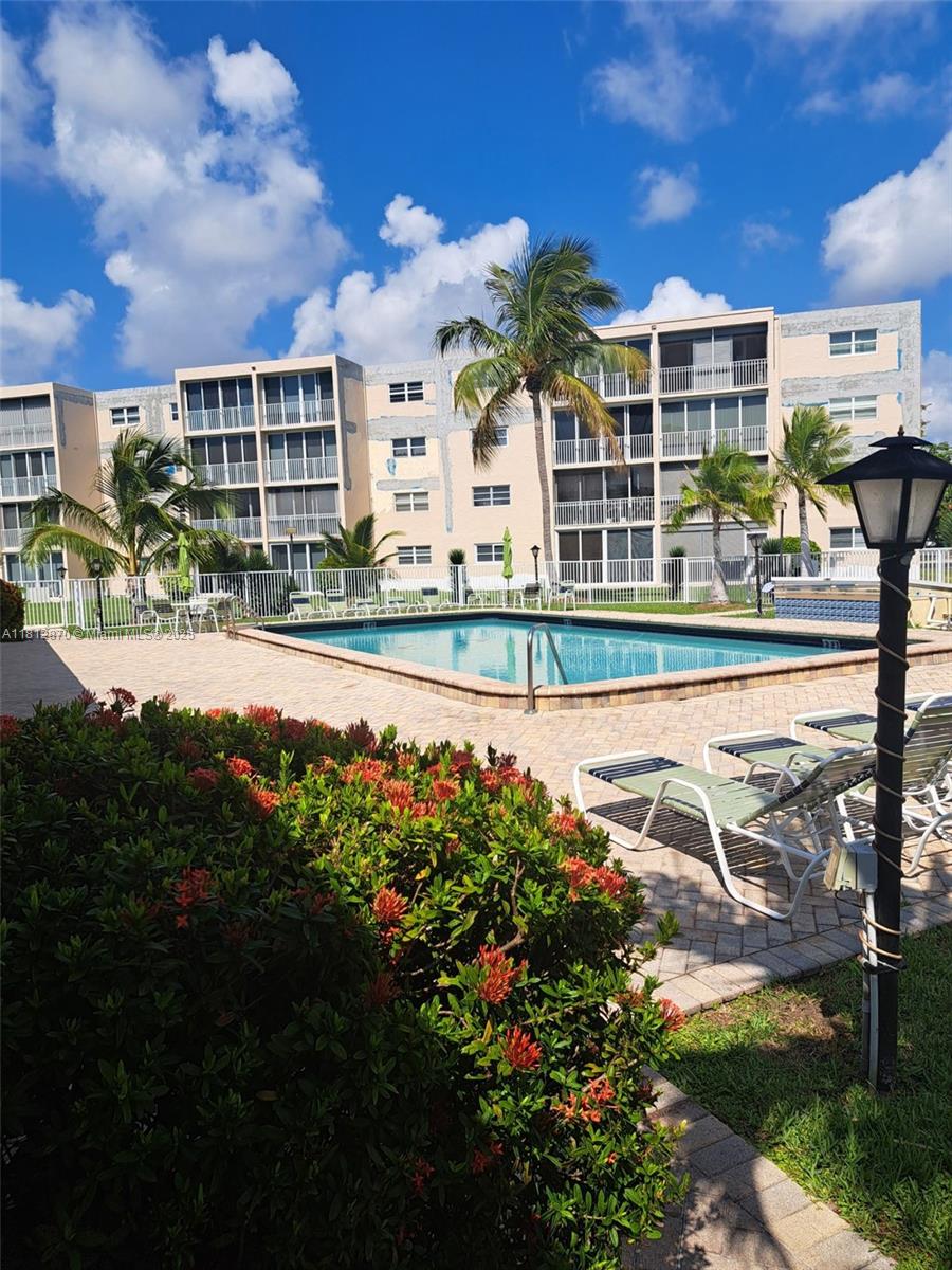 1024 Se 3rd Ave 304, Dania Beach, Miami-Dade County, Florida - 2 Bedrooms  
2 Bathrooms - 