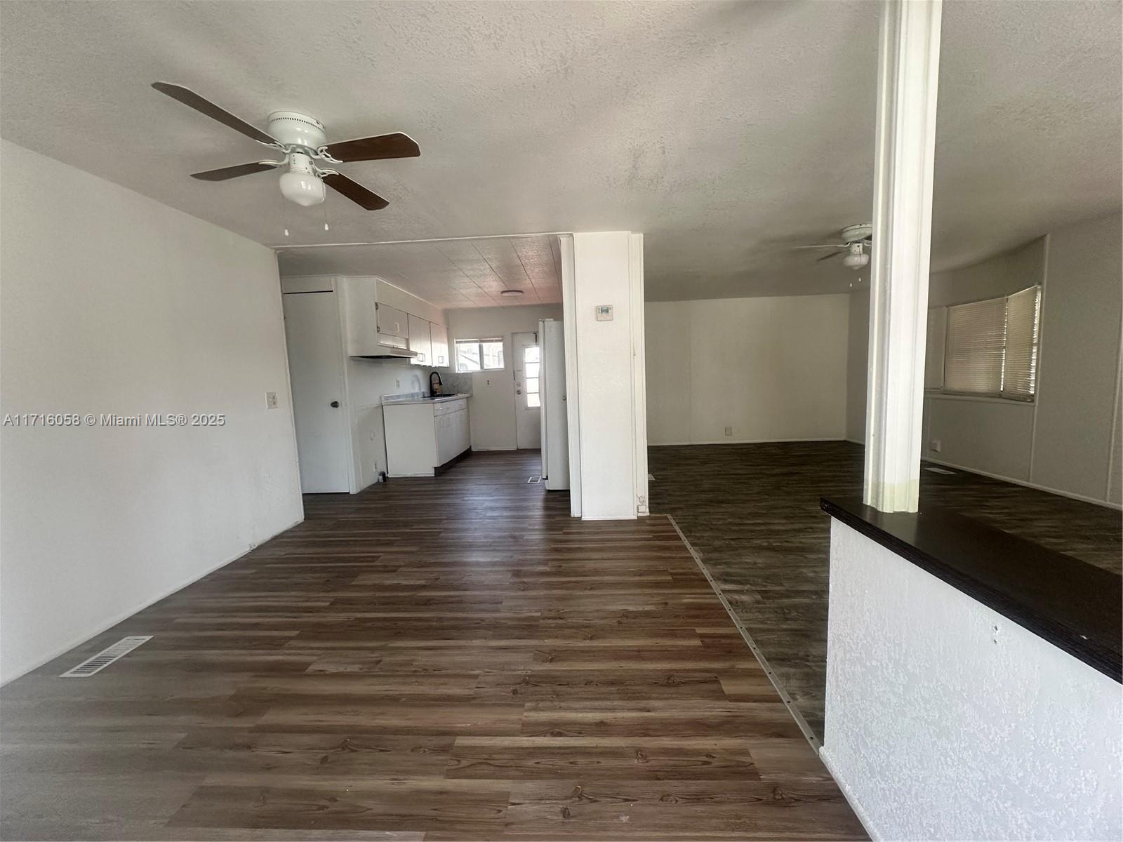 11869 W Sandalfoot Blvd W H