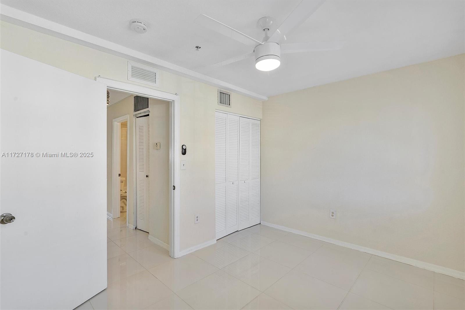 AQUA VISTA TOWNHOMES COND - Residential