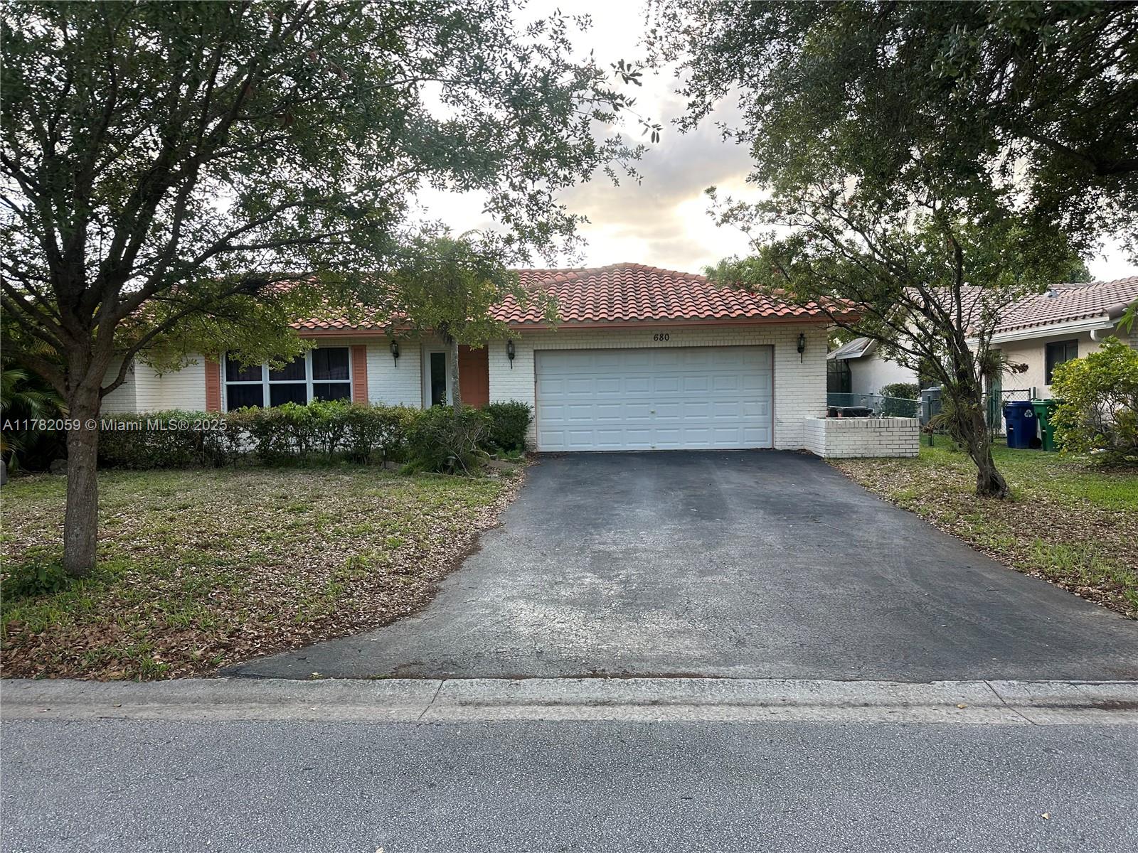 680 Nw 99th Ter, Coral Springs, Broward County, Florida - 5 Bedrooms  
2 Bathrooms - 