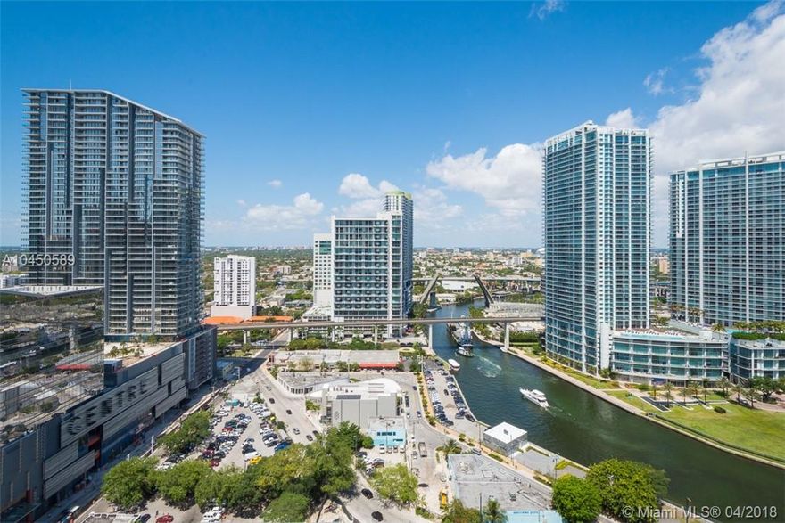 REACH AT BRICKELL CITY CENTRE. SPACIOUS 2BED/ 2.5BATH. BUILDING FEATURES 24 HOUR CONCIERGE, HALF-ACRE AMENITY DECK WHICH INCLUDES SPA, FITNESS CENTER AND CHILDREN'S PLAY AREA. FLOOR TO CEILING SLIDING GLASS DOORS THROUGH OUT UNIT, FULLY FINISHED WALK IN CLOSET AND MODERN ITALIAN CABINETRY FOR BOTH KITCHEN AND BATHROOM. BUILDING RULES TENANTS ARE NOT ALLOWED TO HAVE PETS UNLESS IT IS A SERVICE DOG.