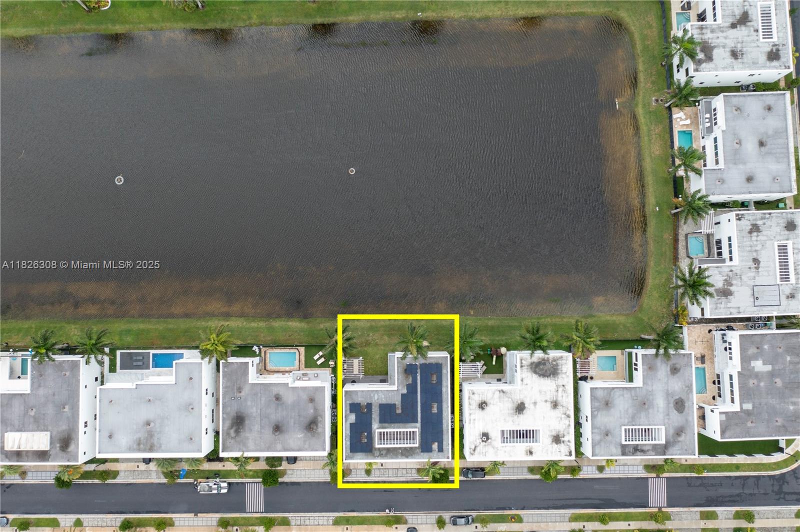10272 NW 75th Ter, Doral, FL, 33178/$2,399,000 1 10272 NW 75th Ter