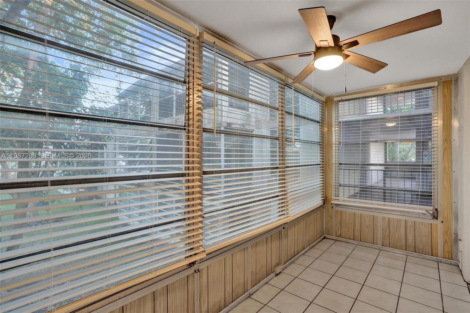 SANDS POINT CONDOMINIUM V - Residential Lease