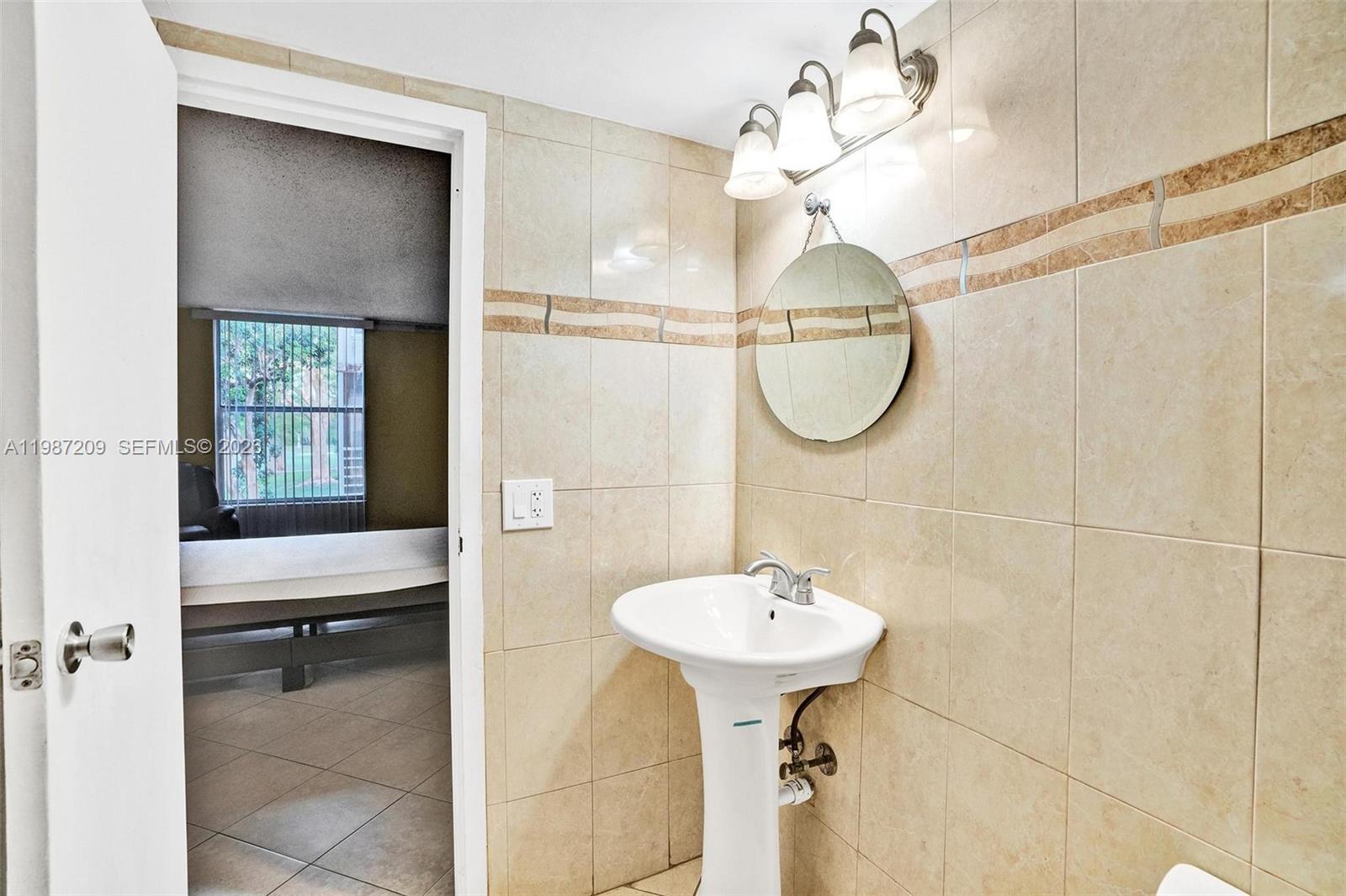 SANDS POINT CONDOMINIUM V - Residential Lease