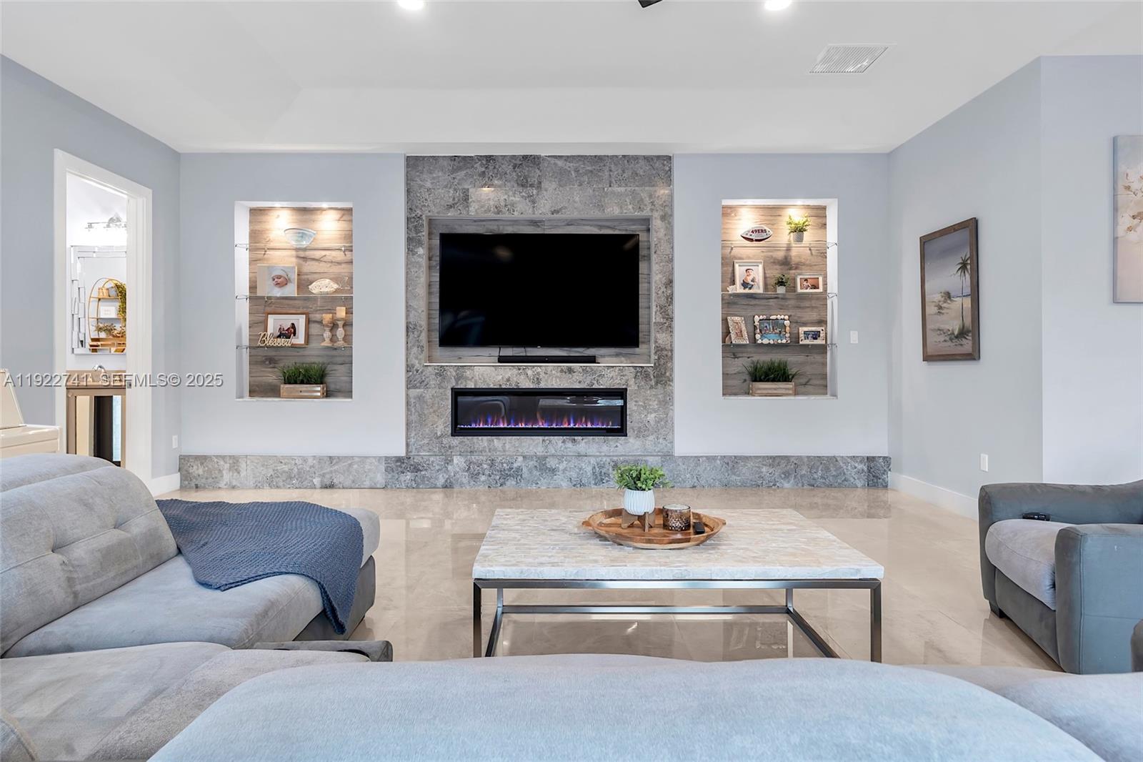 SILVER PALM CITY - Residential