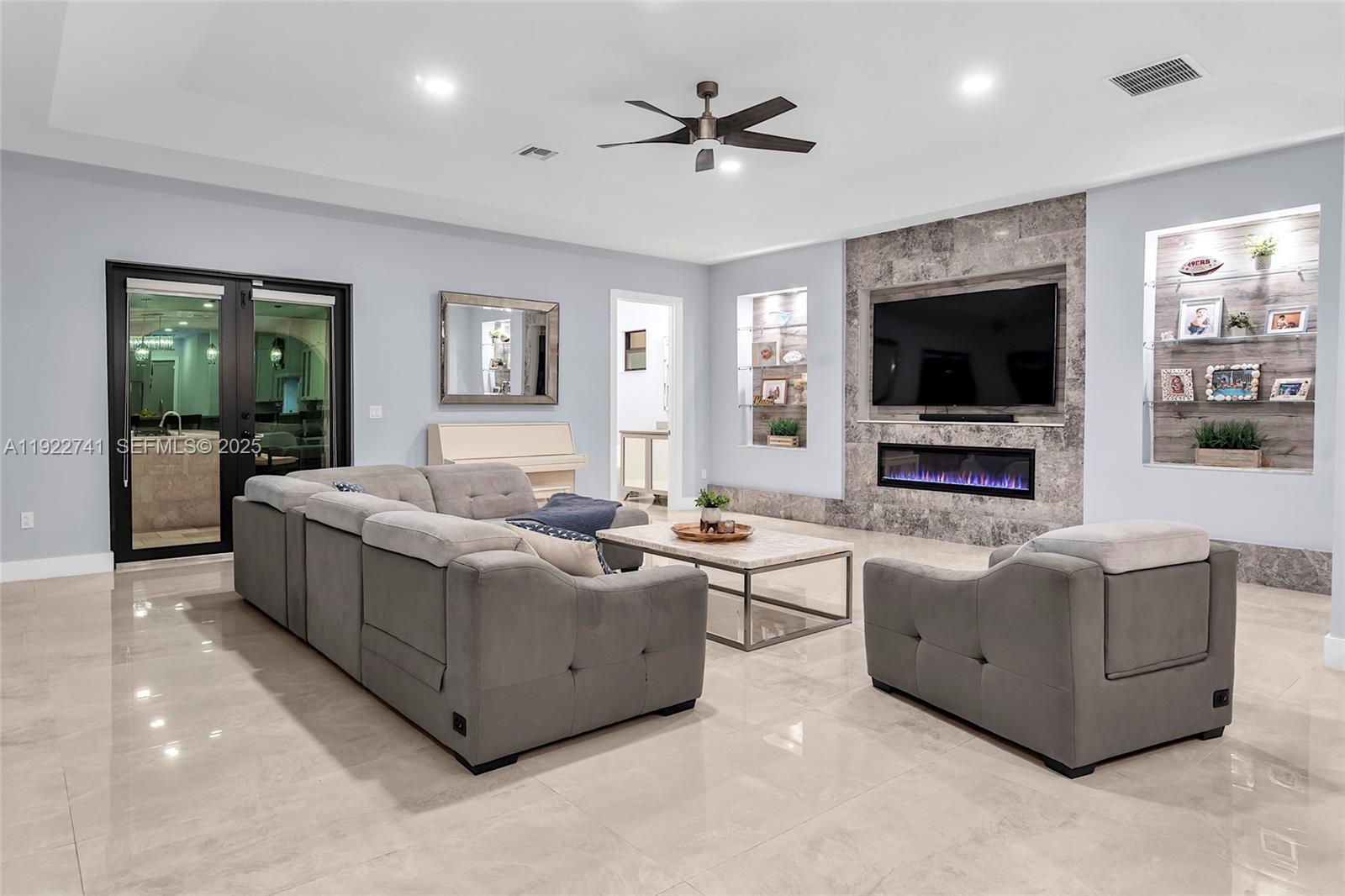 SILVER PALM CITY - Residential