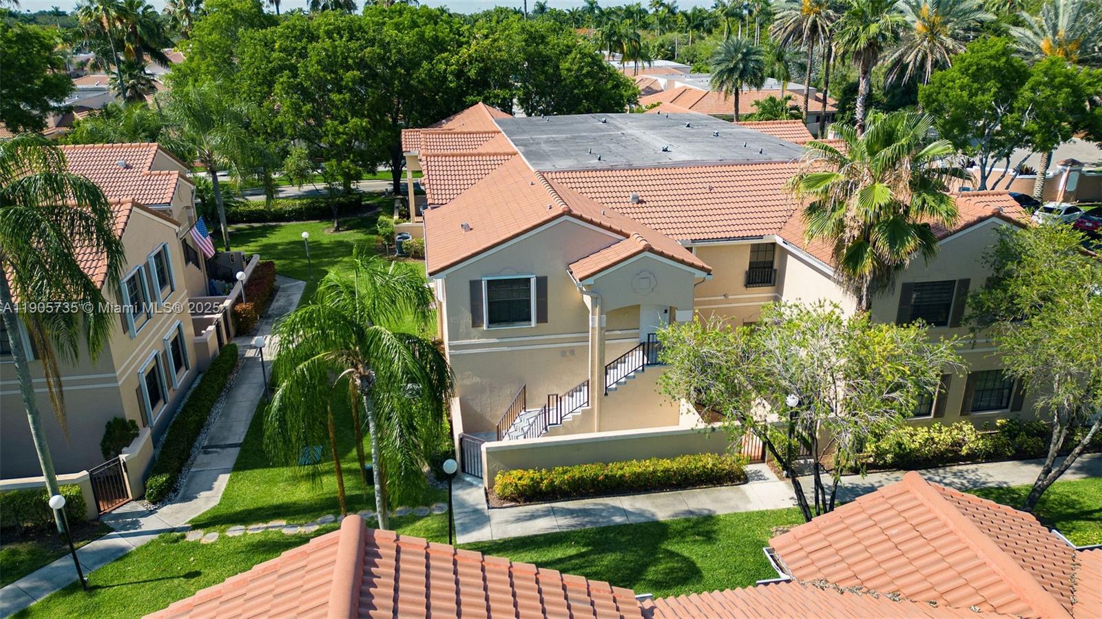 LAS VERDES CONDO - Residential