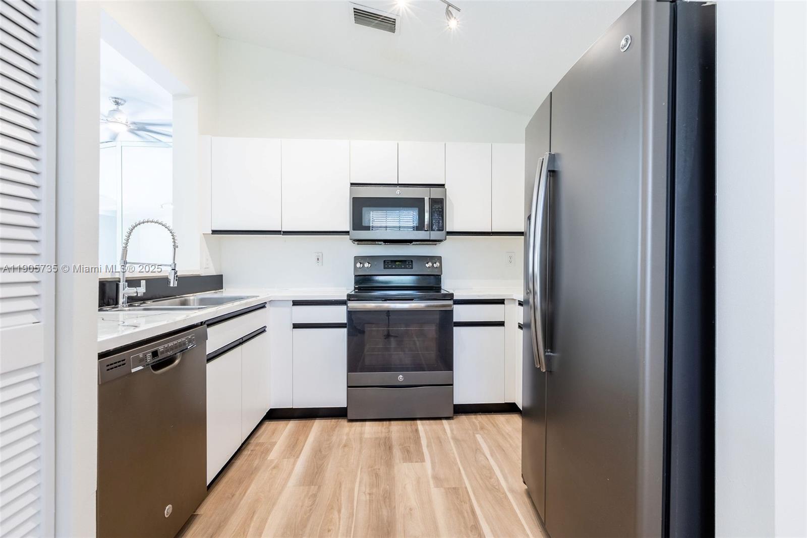 LAS VERDES CONDO - Residential