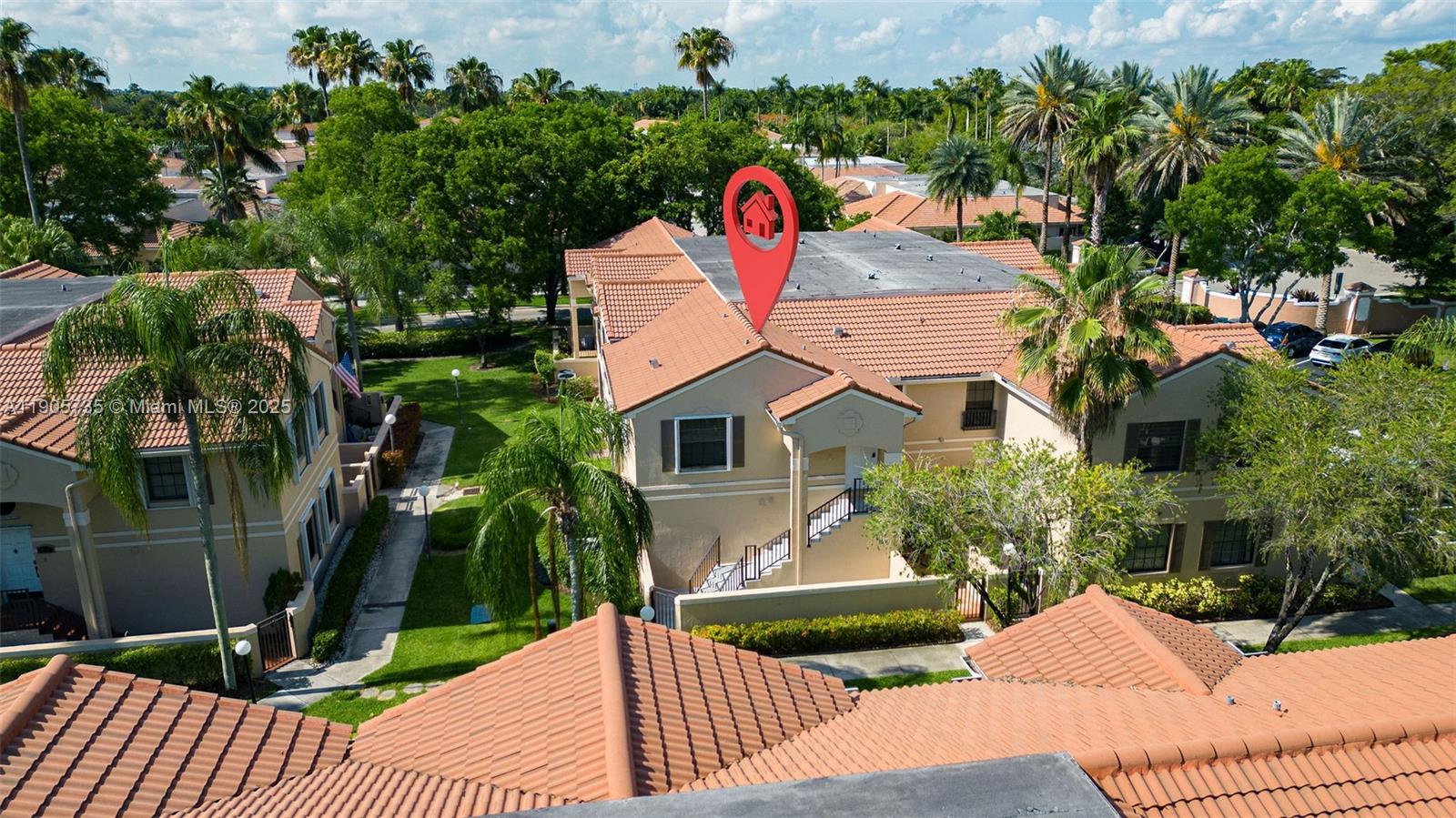 LAS VERDES CONDO - Residential