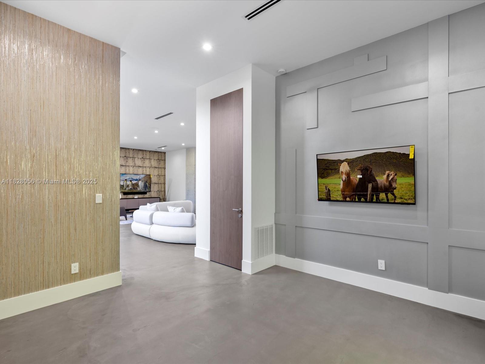 BISCAYNE HEIGHTS - Residential