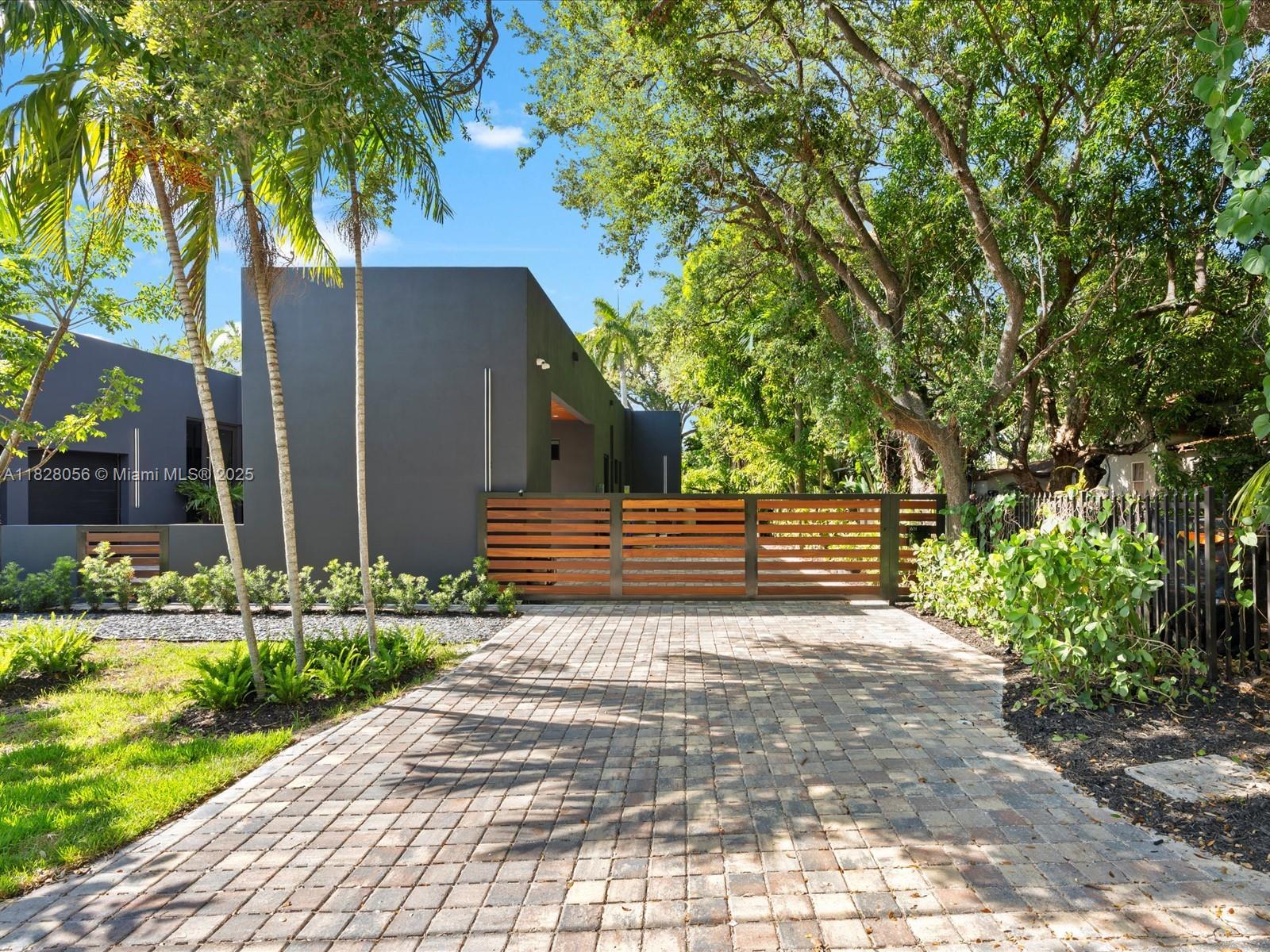 BISCAYNE HEIGHTS - Residential