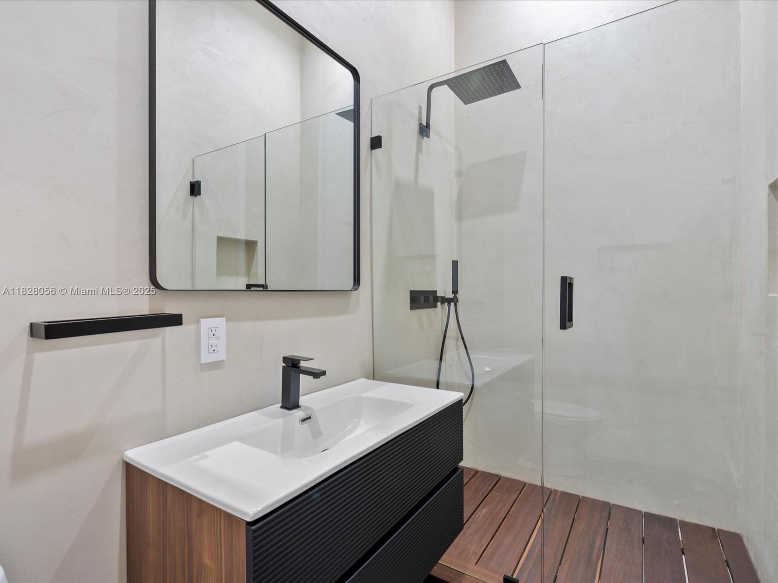 BISCAYNE HEIGHTS - Residential