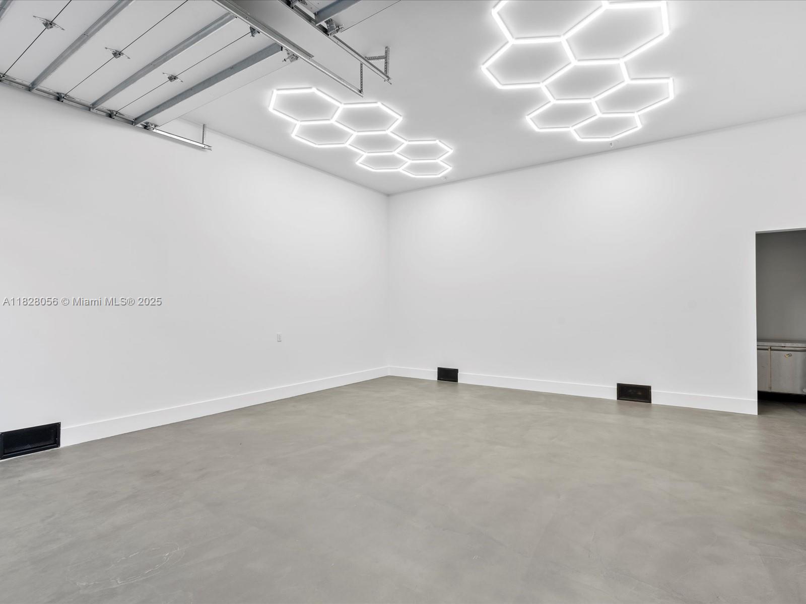 BISCAYNE HEIGHTS - Residential