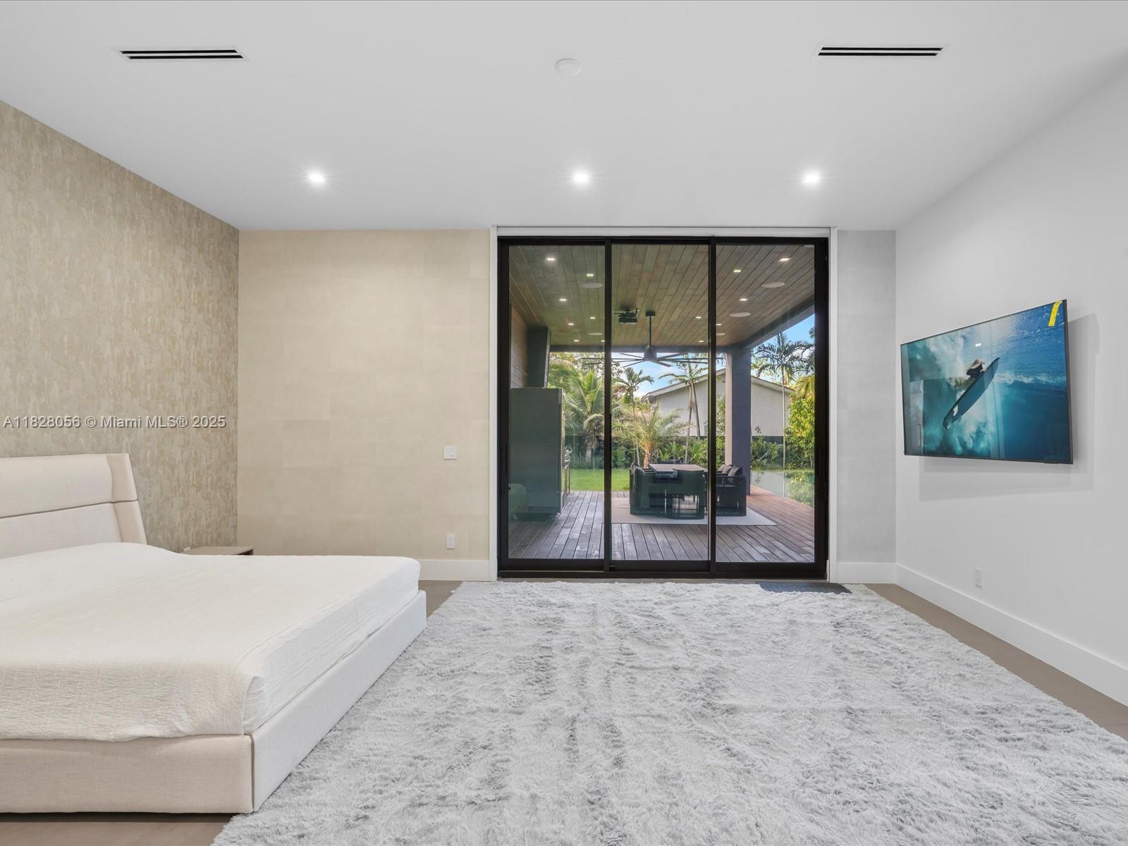 BISCAYNE HEIGHTS - Residential