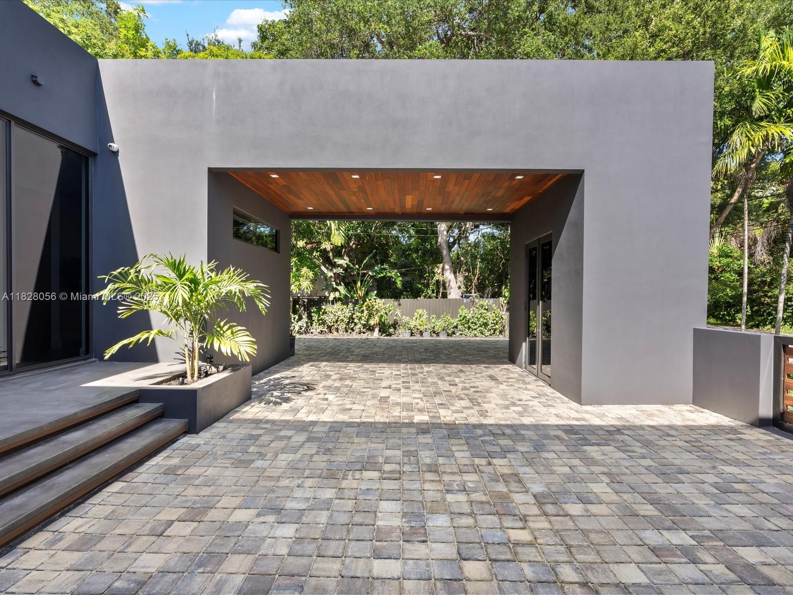 BISCAYNE HEIGHTS - Residential